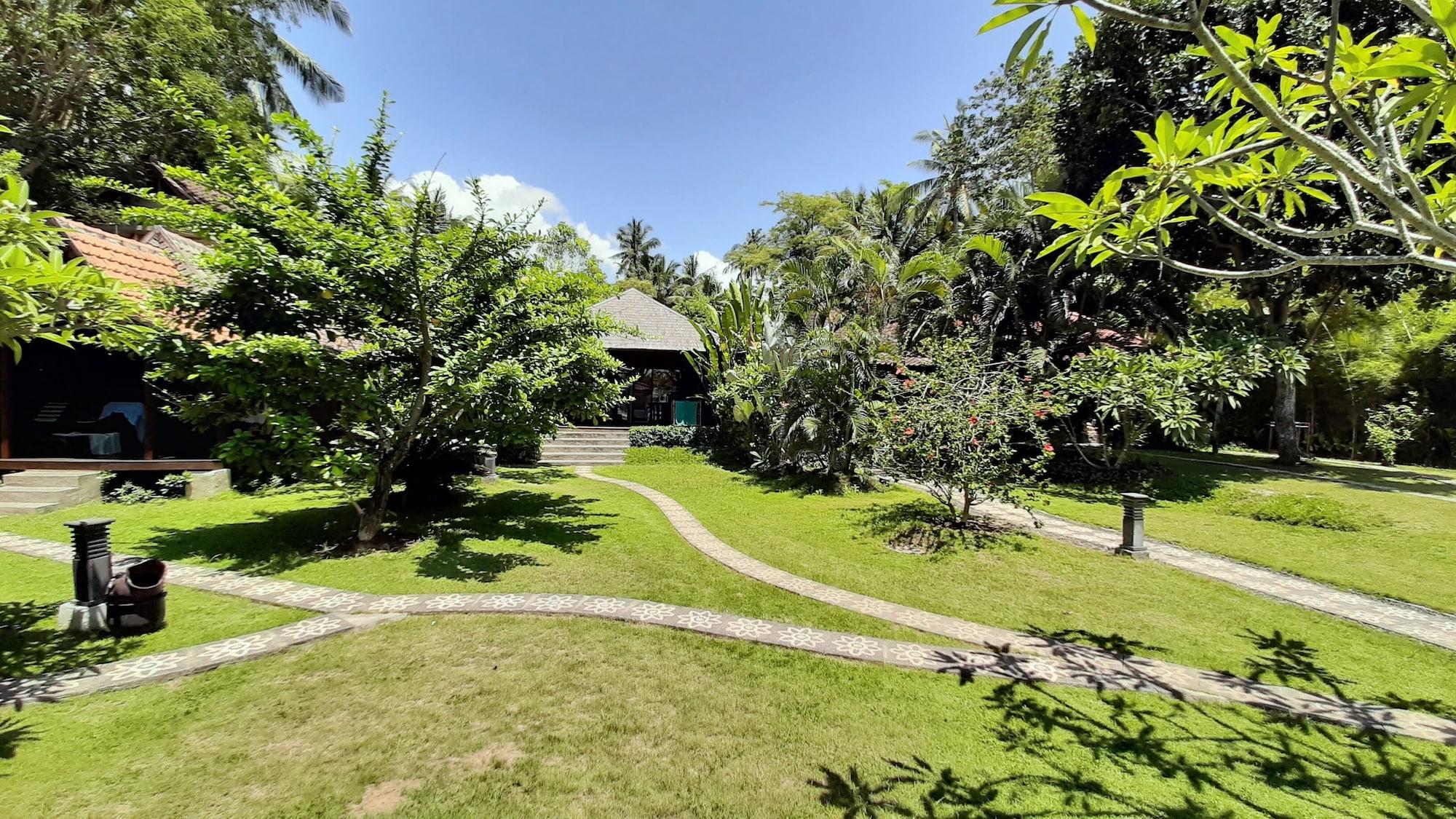 Sea Breeze Resort 4*